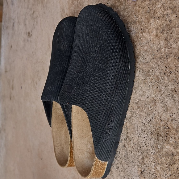 Birkenstock Birki’s Women’s Sz 10 Black Leather Slip-On Mule Clog - Picture 2 of 11